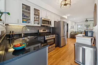 3337 W Byron Street #1, Chicago, IL 60618 - Photo 8