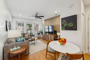 3337 W Byron St, Chicago, IL 60618 - Photo 4