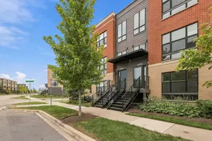 1209 Lakepointe Dr, Schaumburg, IL 60173 - Photo 1