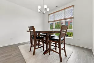 1209 Lakepointe Dr, Schaumburg, IL 60173 - Photo 2