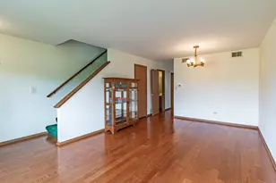 17346 W Maple Ln, Gurnee, IL 60031 - Photo 4
