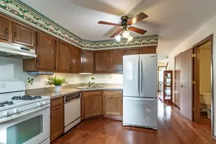 17346 W Maple Ln, Gurnee, IL 60031 - Photo 8