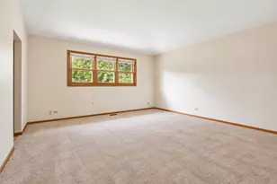 29 Mayfair Ln, Aurora, IL 60504 - Photo 12