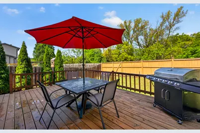 585 Beaconsfield Avenue, Naperville, IL 60565 - Photo 22
