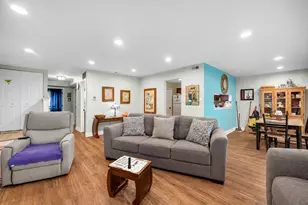 8225 Willow Dr, Palos Hills, IL 60465 - Photo 2