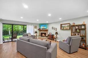 8225 Willow Dr, Palos Hills, IL 60465 - Photo 4