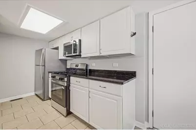 2S759 Winchester Circle #2, Warrenville, IL 60555 - Photo 8