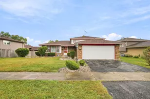 714 E 194th St, Glenwood, IL 60425 - Photo 2