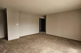 1450 Getzelman Dr, Elgin, IL 60123 - Photo 8