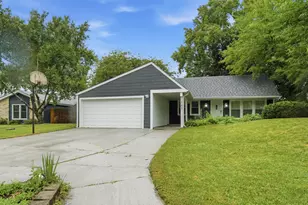 165 Arrowhead Ln, Bolingbrook, IL 60440 - Photo 1