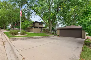 816 Sinnissippi Ave, Dixon, IL 61021 - Photo 4