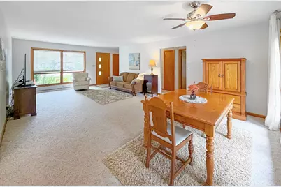 1353 Empire Court, Freeport, IL 61032 - Photo 8