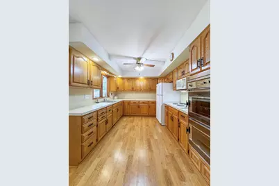 1353 Empire Court, Freeport, IL 61032 - Photo 16