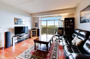 77 N Quentin Rd, Palatine, IL 60067 - Photo 4