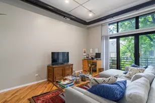2012 W St Paul Ave, Chicago, IL 60647 - Photo 10