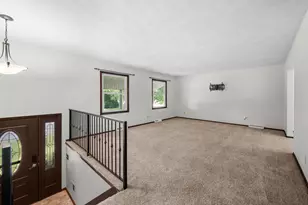 456 Oakwood Pl, Geneseo, IL 61254 - Photo 2