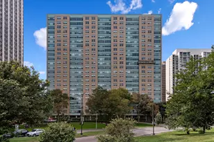 3180 N Lake Shore Dr, Chicago, IL 60657 - Photo 1