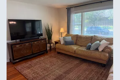 319 Dodge Avenue, Evanston, IL 60202 - Photo 2