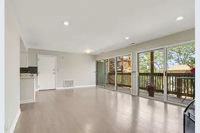 5809 Oakwood Drive #D, Lisle, IL 60532 - Photo 4