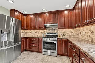 28 Ashlawn Ave, Oswego, IL 60543 - Photo 4