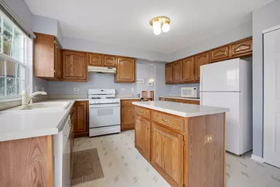 677 Linden Drive, Carol Stream, IL 60188 - Photo 8
