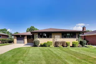 704 W Lonnquist Blvd, Mount Prospect, IL 60056 - Photo 1