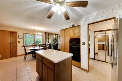 704 W Lonnquist Boulevard, Mount Prospect, IL 60056 - Photo 12
