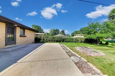 704 W Lonnquist Boulevard, Mount Prospect, IL 60056 - Photo 36