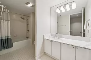 680 N Lake Shore Dr, Chicago, IL 60611 - Photo 10