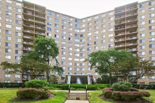 6833 N Kedzie Ave, Chicago, IL 60645 - Photo 1