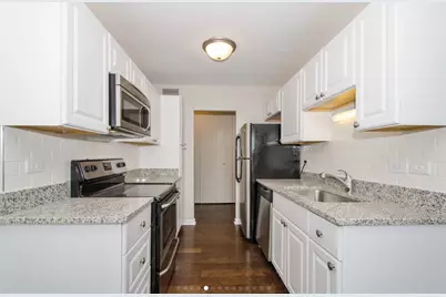 6833 N Kedzie Avenue #914, Chicago, IL 60645 - Photo 10