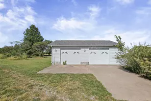 551 County Hwy 16 Hwy, Cisne, IL 62823 - Photo 10