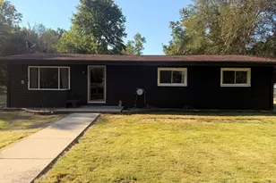1001 Medlin Rd, Centralia, IL 62801 - Photo 2