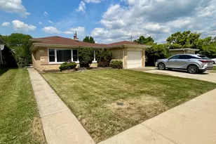 7150 N Crawford Ave, Lincolnwood, IL 60712 - Photo 1