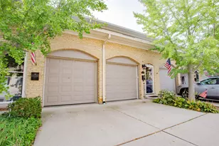 11 Rienzi Ln, Highwood, IL 60040 - Photo 1