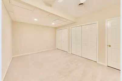 597 Turnbury Court W, Dekalb, IL 60115 - Photo 30