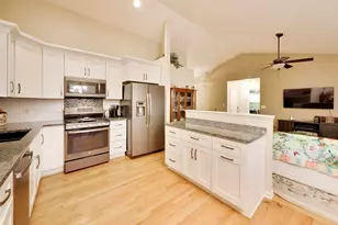 597 Turnbury Ct W, Dekalb, IL 60115 - Photo 14