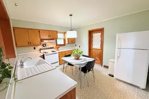 1300 Grant St, Eldorado, IL 62930 - Photo 14