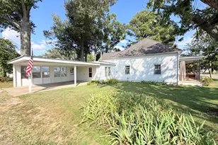1300 Grant St, Eldorado, IL 62930 - Photo 6