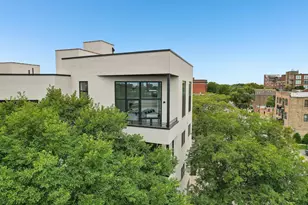1656 N Bosworth Ave, Chicago, IL 60642 - Photo 1