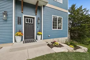 226 Juneway Terrace, Lake Bluff, IL 60044 - Photo 2