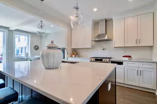 349 E 43rd St, Chicago, IL 60653 - Photo 14