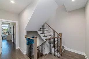 349 E 43rd St, Chicago, IL 60653 - Photo 8