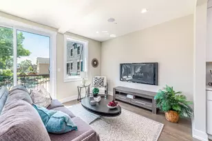 349 E 43rd St, Chicago, IL 60653 - Photo 10