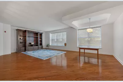 9350 Skokie Boulevard #411, Skokie, IL 60077 - Photo 8