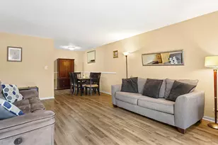5 Kingery Quarter, Willowbrook, IL 60527 - Photo 4
