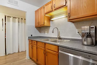 5 Kingery Quarter #5-104, Willowbrook, IL 60527 - Photo 8