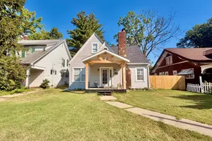 924 W Main St, Salem, IL 62881 - Photo 2