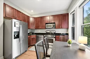 2920 W Berteau Ave, Chicago, IL 60618 - Photo 6