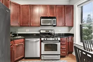 2920 W Berteau Ave, Chicago, IL 60618 - Photo 4